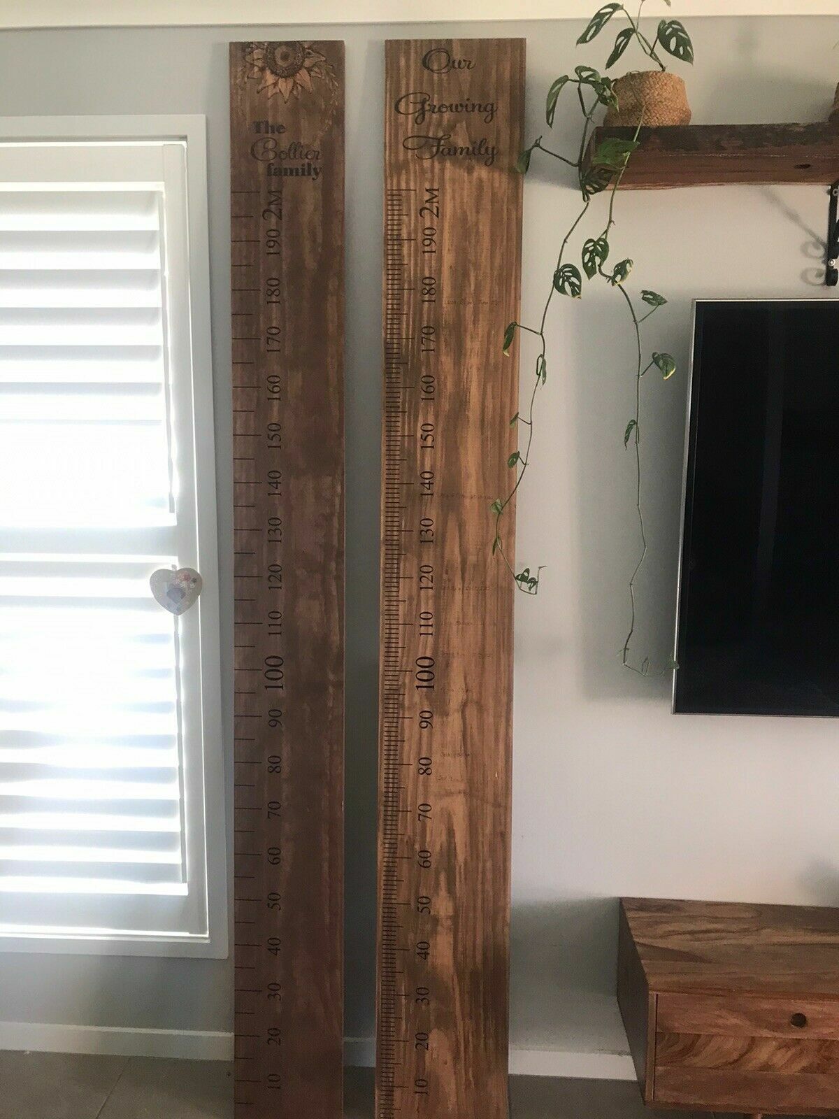 Ruler wall Vinyl decal sticker growth chart DIY wooden vintage height chart — in use