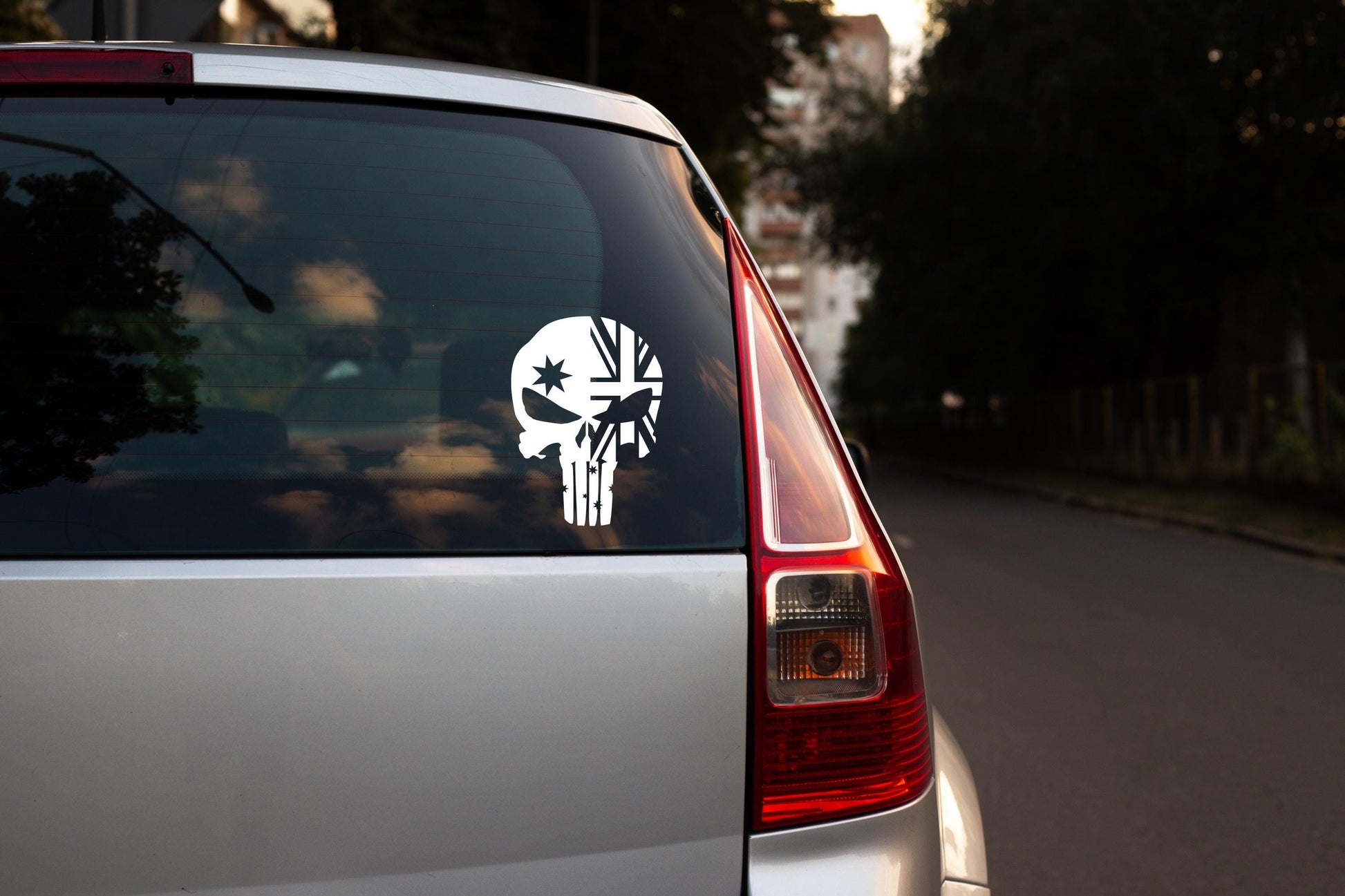 Australian Flag Skull Decal: Aussie Pride Vinyl Sticker – view 3